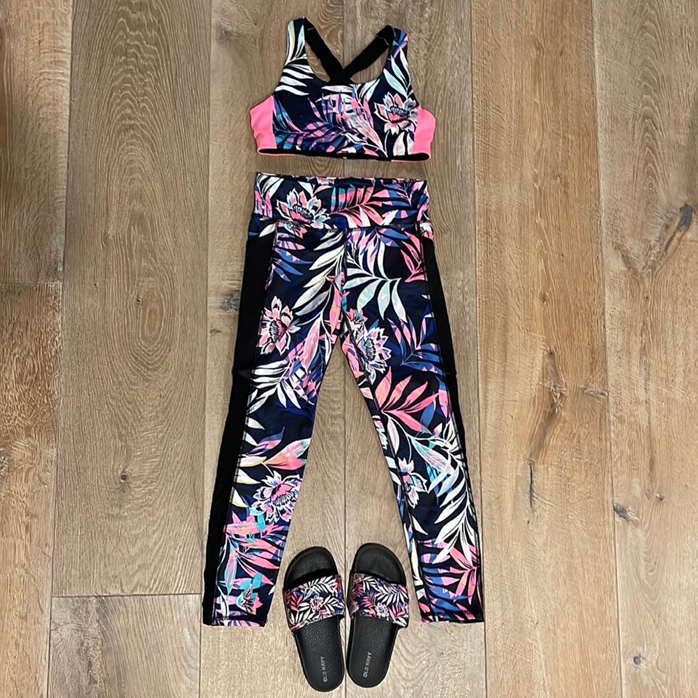 Old Navy Active tropical print like new outfit